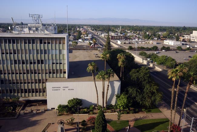 Commercial Laundry Service in Bakersfield, California For Restaurants, Healthcare, Hotels, Medical, Retail and More