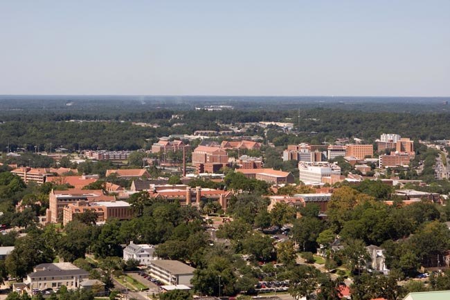 Commercial Laundry Service in Tallahassee, Florida For Restaurants, Healthcare, Hotels, Medical, Retail and More