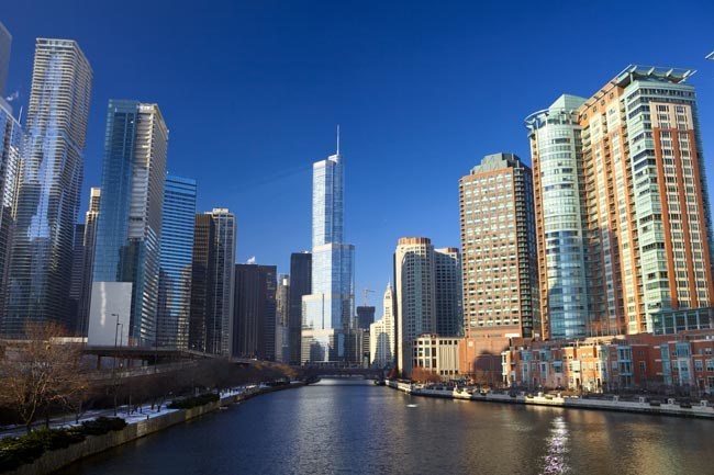 Commercial Laundry Service in Illinois For Restaurants, Healthcare, Hotels, Medical, Retail and More