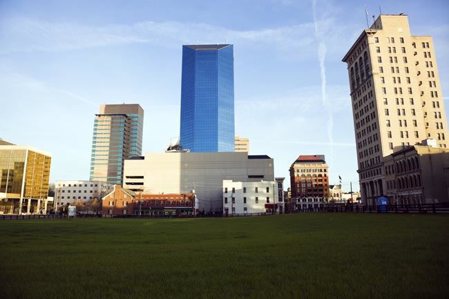 Commercial Laundry Service in Lexington Fayette, Kentucky For Restaurants, Healthcare, Hotels, Medical, Retail and More